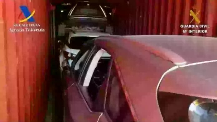 VIDEO Kanaru salose rasti 9 pavogti automobiliai kuriu verte siekia milijona euru