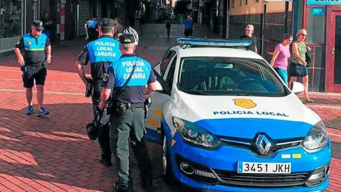 Fuerteventuroje sulaikytas busto savininkas, kuris slapta pakeite spynas ir paliko asmeninius nuomininko daiktus gatveje