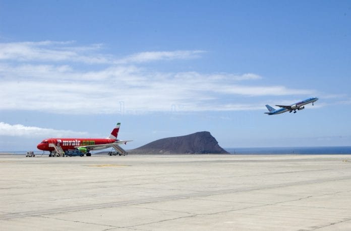 Kanaru salos reikalauja, kad valstybe skatintu susisiekimo atkurima oro transportu