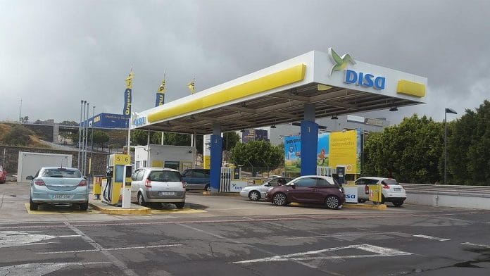 Vos per penkis menesius Kanaru salose benzino kainos padidejo 15 centu
