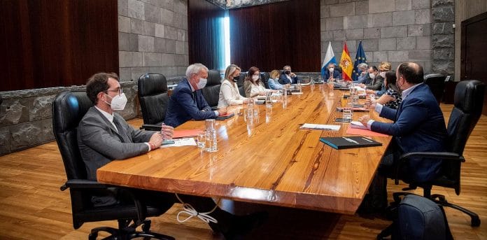 Vyriausybes sprendimas Tenerifeje paskelbti 3 pavojaus lygi sulauke neigiamos reakcijos