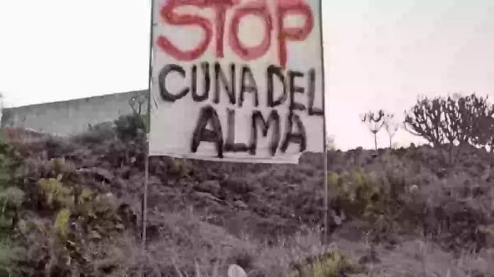 Protestuotojai stovyklauja Puertito de Adeje kad sustabdytu Cuna del Alma statyba
