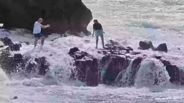 Du turistai rizikavo savo gyvybe noredami padaryti tobula nuotrauka pietu Tenerifeje